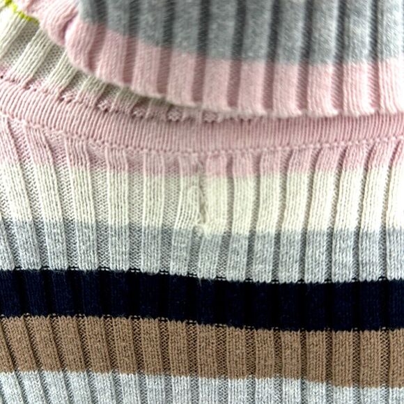 Vintage Y2K St.John’s Bay Vibrant Colors Turtle Neck Sweater Petite Small - Picture 6 of 6